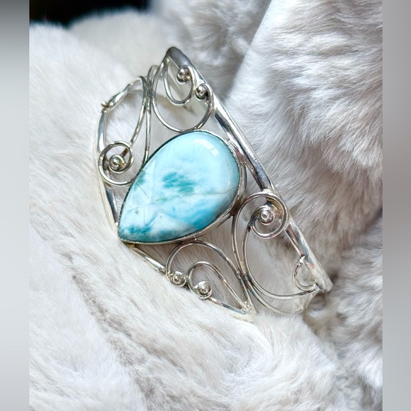 Handmade Jewelry - 925 Sterling Silver with a Genuine Larimar Stone